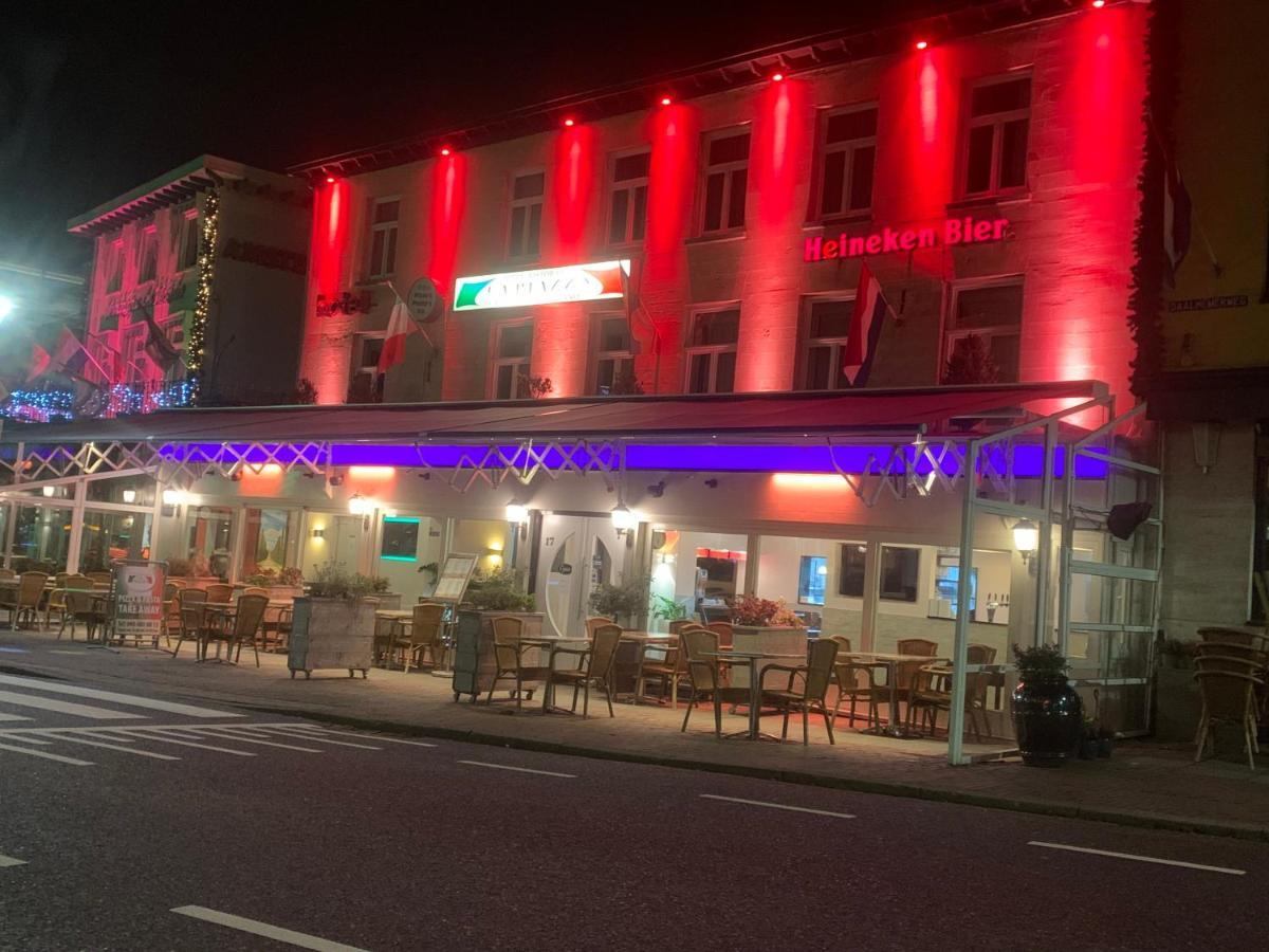 Hotel Restaurant La Piazza Valkenburg aan de Geul Екстериор снимка