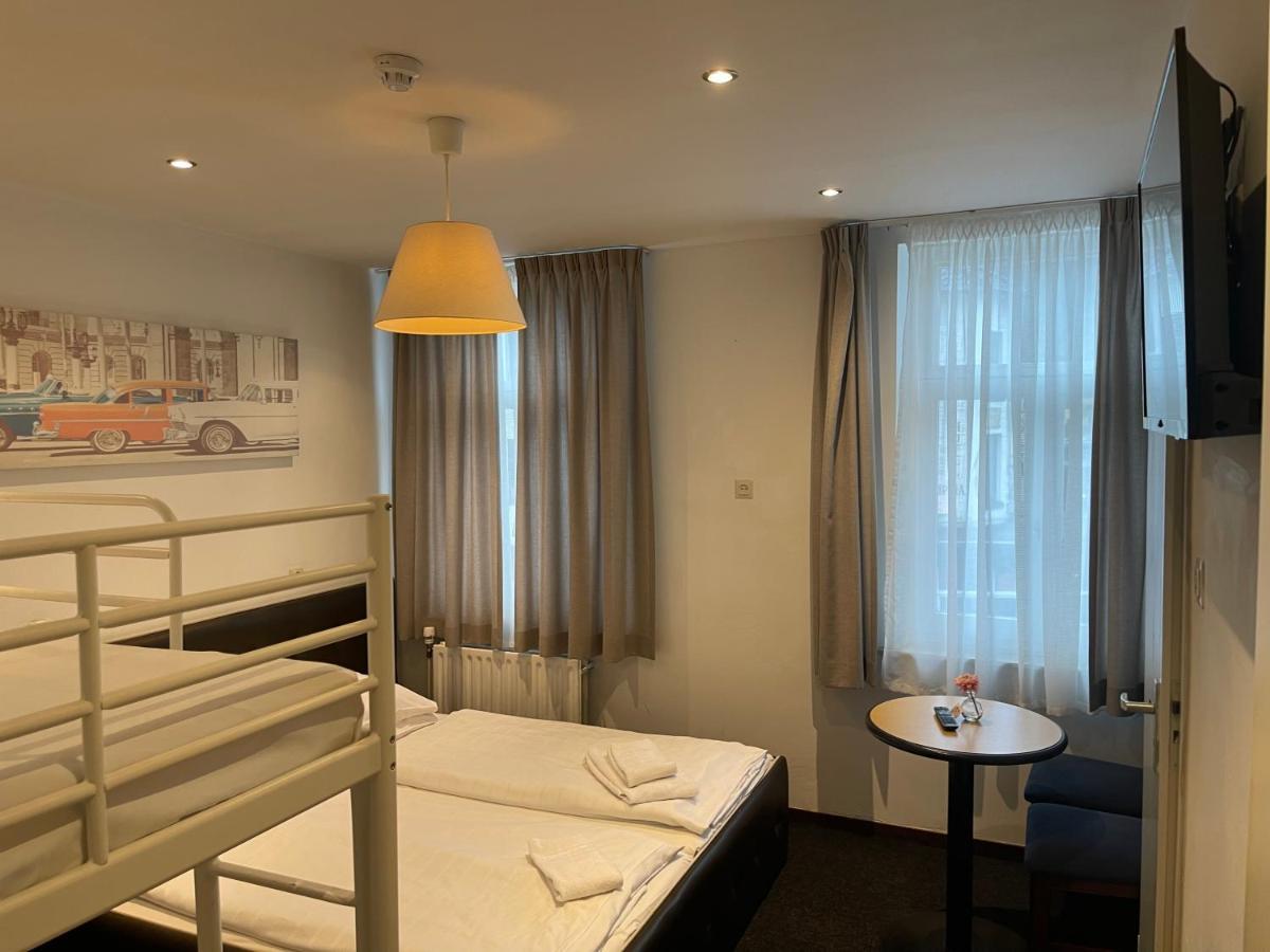 Hotel Restaurant La Piazza Valkenburg aan de Geul Екстериор снимка