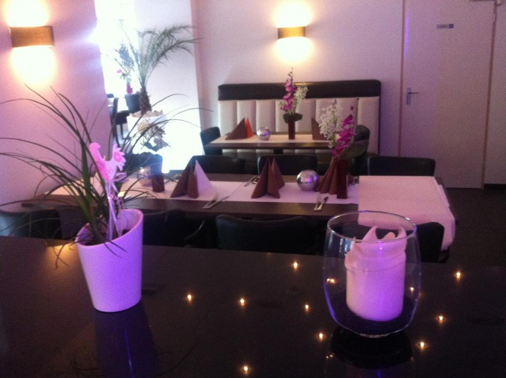 Hotel Restaurant La Piazza Valkenburg aan de Geul Екстериор снимка