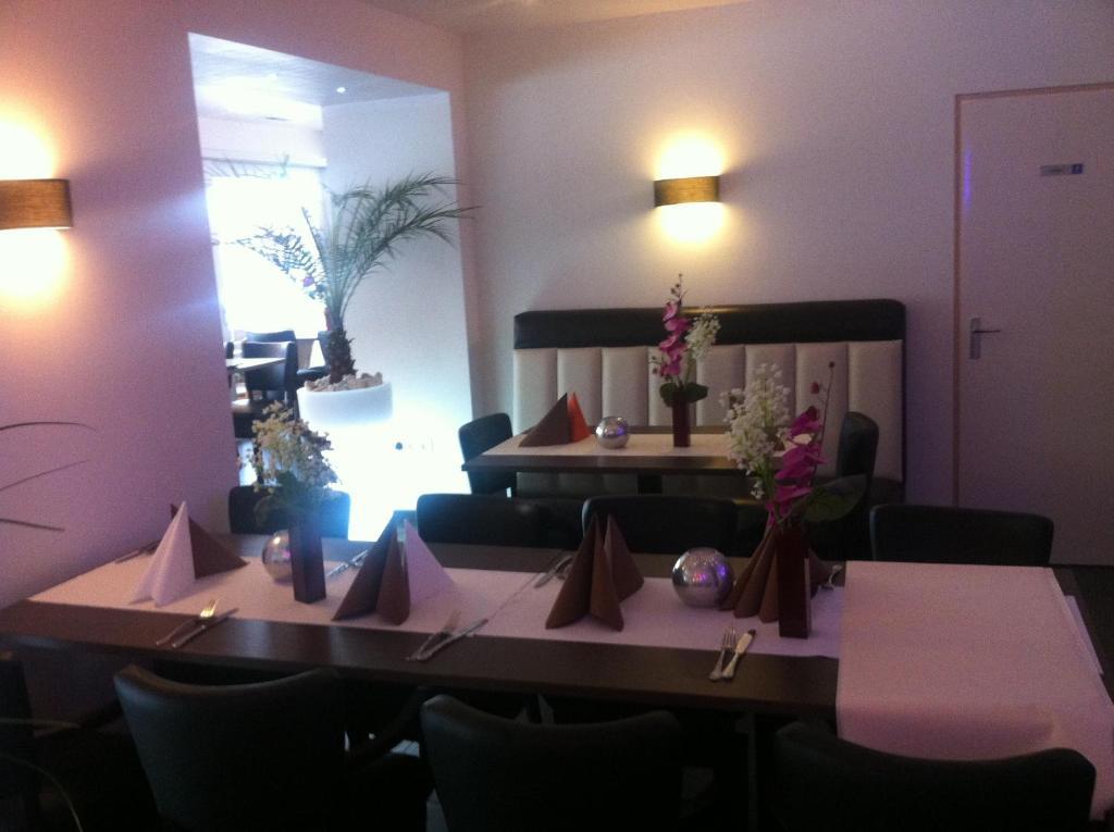 Hotel Restaurant La Piazza Valkenburg aan de Geul Екстериор снимка
