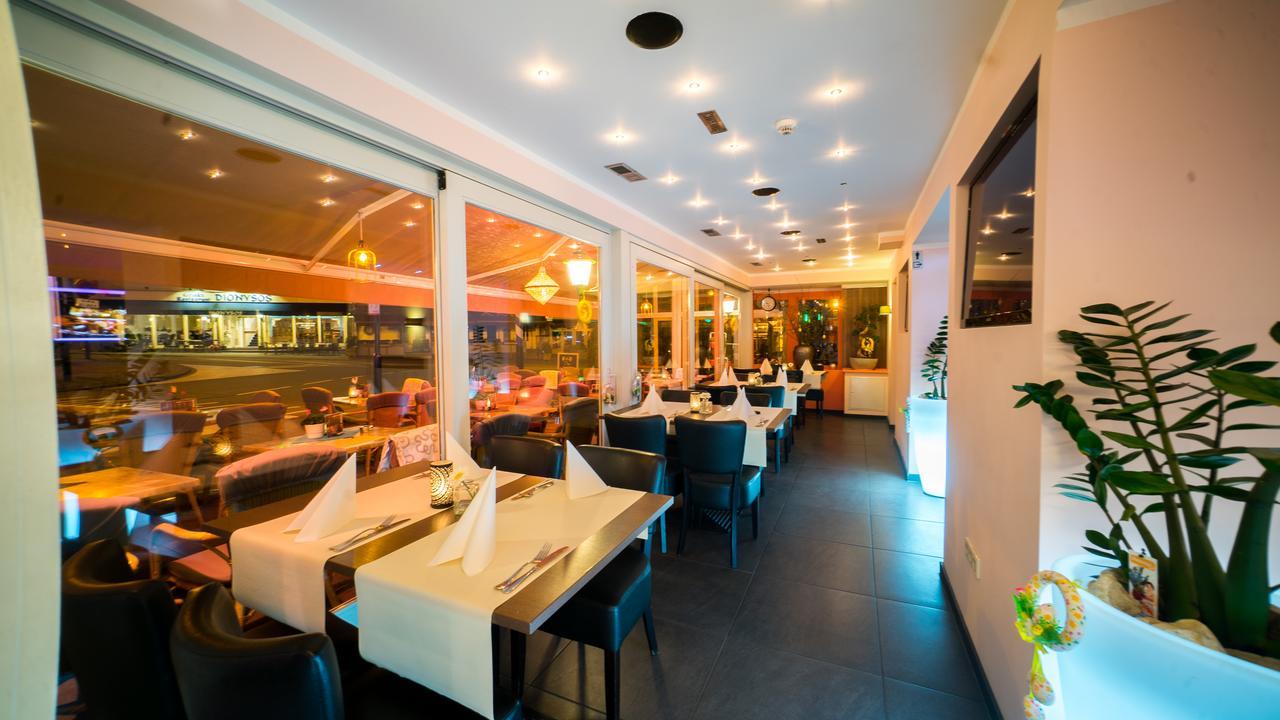 Hotel Restaurant La Piazza Valkenburg aan de Geul Екстериор снимка