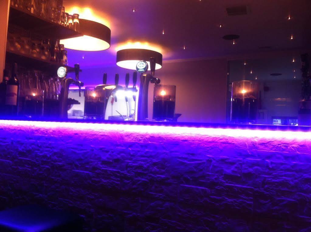 Hotel Restaurant La Piazza Valkenburg aan de Geul Екстериор снимка