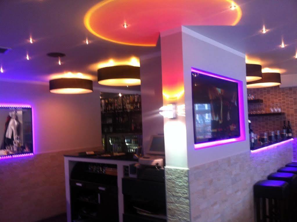Hotel Restaurant La Piazza Valkenburg aan de Geul Екстериор снимка